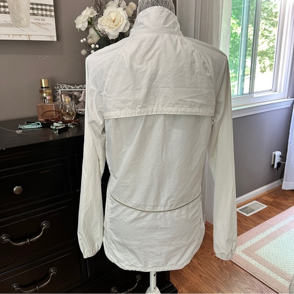 Nike Women’s Windbreaker Jacket White Lightweight Running Zip Up Size Medium - Picture 7 of 12